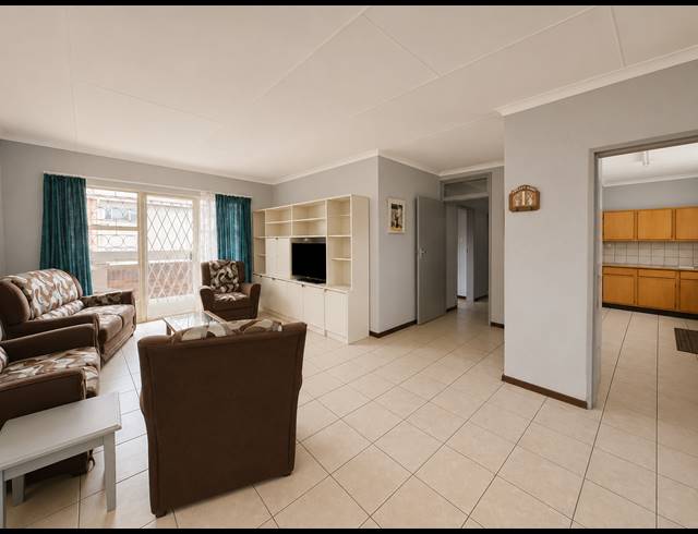 3 BEDROOM FLAT FOR SALE IN THREE RIVERS